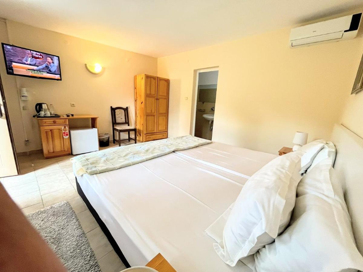 Lotus Family Hotel - Free Parking ซันนีบีช ภายนอก รูปภาพ