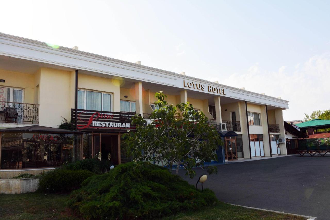 Lotus Family Hotel - Free Parking ซันนีบีช ภายนอก รูปภาพ